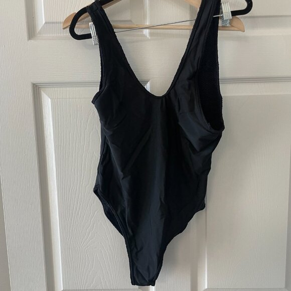 Lovers + Friends | Show Me One Piece - Picture 7 of 8